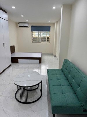 chính chủ cho thuê căn hộ studio, dt 35m2, có thang máy, nội thất đầy đủ. lh: 