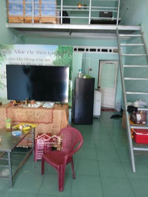 cho thuê nhà 379 hoàng văn thụ, gần siêu thị coop 60m2 giá 2tr4/1th, đặt cọc 1th đưa trước 1th