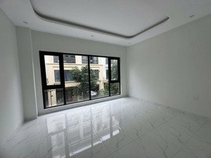 bán liền kề 70m2 gần biển hồ vh ocean park 2 hoàn thiện nội thất đang cho thuê sẵn sổ giá 11tỷ250