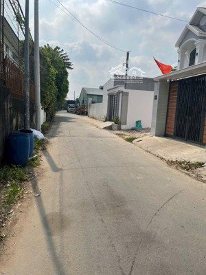 rẻ, đầu tư lời ngay. 4.5x24m, 3.4 tỷ, gần aeon mall lái thiêu. xây dựng tự do