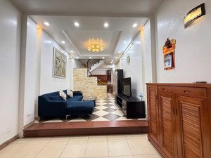 cho thuê nhà nguyễn văn cừ 50m x 5t, 4 ngủ , 12 tr/th