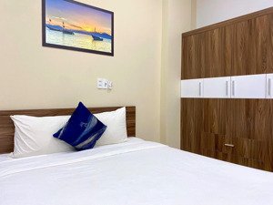 cho thuê toà nhà 6 tầng mt gần biển phạm văn đồng đầy đủ pccc, thang máy. 7 phòng 7 toilet