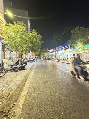 vị trí trung tâm sài đồng phân lô cán bộ vỉa hè ô tô tránh hiếm nhà bán 75m2 x mt 5m