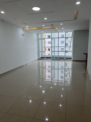 bán căn hộ 3pn - sổ hồng riêng - nhà nguyên bản - tầng cao - dt 124m2 - giá tốt 4.35 tỷ