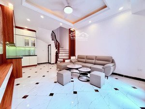 chủ bán nhà cần gấp tiền cho con du học - nhà phân lô - đón đầu quy hoạch - gần vành đai 2.5