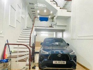 nhà mặt phố kinh doanh tốt tiện ích bạt ngàn