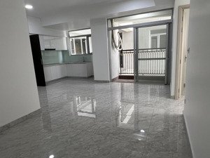 bán nhanh căn hộ thủ thiêm 2pn-77m2: ban công riêng, view land mark 81, nhà mới tại paris hoàng kim