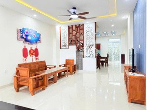 hà quang 1 đã có sổ hồng, nhà full nội thất, view vip đối diện tttm giá chỉ 8,5 tỷ(bao thuế)