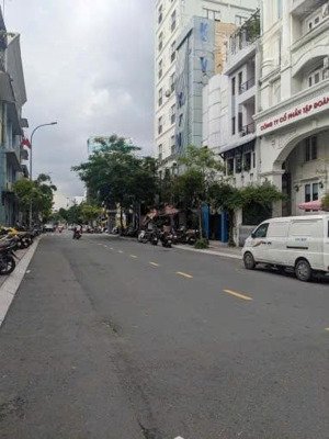 tin thật 100% rẻ nhất 39.9 tỷ mặt tiền hoa phượng-hoa lan biệt thự 8x16m. cn 128m2. 2 lầu p.2, pn