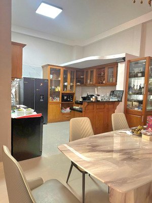 villa nam kì khởi nghĩa quận 3 dt: 8x15m 4 tầng 5pn full nội thất