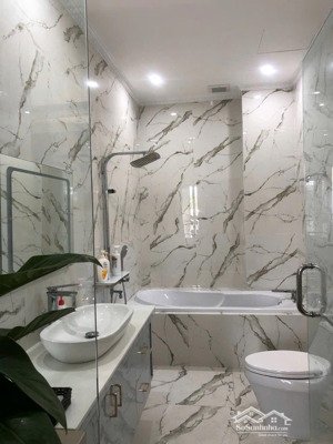 2 mặt tiền châu thị vĩnh tế-phố du lịch-kết hợp kd mọi ngành nghề-dt 140m2 ngang 15m-d thu 150tr/th