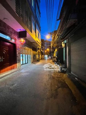 bán nhà phố nguyễn trãi. dt:55m/3 tầng. ô tô đỗ cửa. cạnh đh hà nội. dân trí cao. giá: 11,8 tỷ