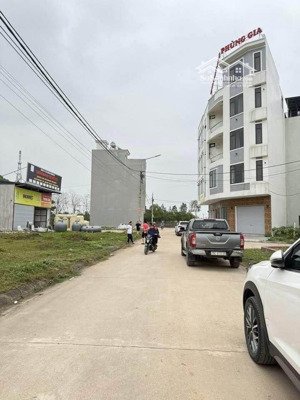 gia đình em cần bán ô đất 65m2 đường 7m ô tô vào nhà, gần vành đai 4, mặt tiền 4,5m xã an khánh hn