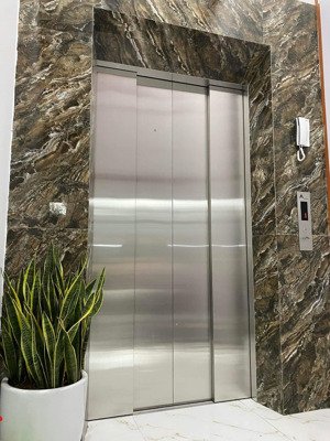 cho thuê nhà kinh doanh, vp, nhà hàng, 96m2 x 5t- 27 triệu. phố minh khai; nhà mới, hai cửa đi