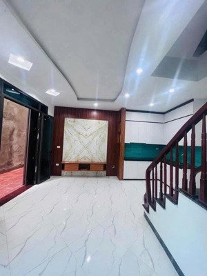bán nhà 5 tầng tứ hiệp, thanh trì chỉ còn hơn 5 tỷ sổ đỏ riêng nhà mới xây