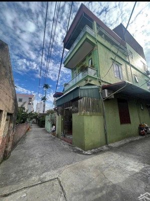 nhà lô góc dân xây chắc chắn ô tô vào tận nơi gần chợ sủi phú thị gia lâm