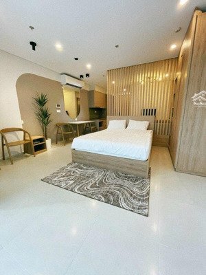 bán gấp căn studio the sóng vũng tàu tiện ích 5 sao, giá 1.880 tỷ decor đẹp. phạm yến 