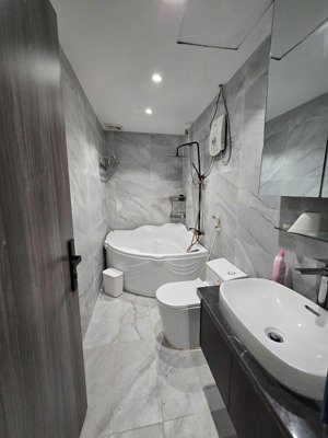 chính chủ cần cho thuê gấp căn hộ viva riverside 100m2 3pn - 18 triệu ở liền. đt: 