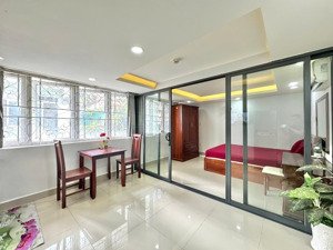 phòng ban công tách bếp full nt gần bờ kè