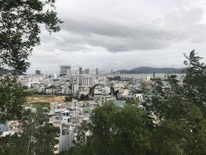cần bán nhà có vườn rộng, mặt tiền ql 19c, khu vực sầm uất - ngã 3 diêu trì.