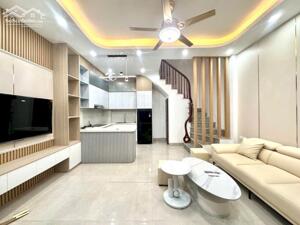 Bán nhà ngõ 120 vĩnh tuy 36m 5 tầng giá 6 tỷ 7