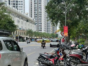 cho thuê shophouse mặt sảnh 65m2 chỉ 20 triệu/tháng kinh doanh mọi nghề