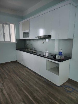 chính chủ bán gấp căn hộ chung cư việt hưng - long biên 80m2 tầng cao ban công thoáng thang máy