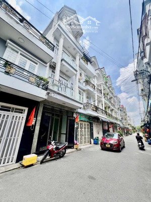 bán nhà phố trệt shr 3 lầu 4pn4wc hẻm 8m thông thới an 05.. q12, dt: 4,2x12m. sân thượng trc + sau