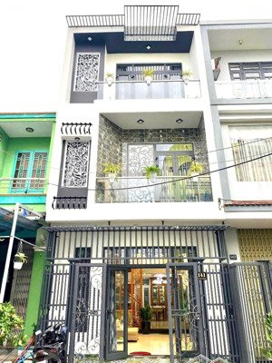 bán nhà 3 tầng 3 mê lên nhà lê văn thịnh - đà nẵng.
hướng: tây bắc