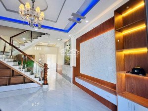ngộp bank: cần thanh lí căn nhà gần trung tâm tphcm