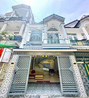 nhà mặt phố trịnh như khuê 5x18,2m đang cho thuê 8tr/th bán gấp