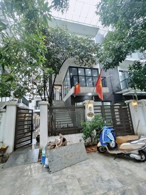 cho thuê biệt thự dự án the eden rose, thanh liệt, thanh trì, dt 132m2, 4 tầng, full đh, nl, 24tr