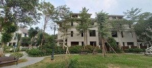 1 cặp song lập 180m2 cạnh công viên. tổng 360m2. lh hoàng đạo 