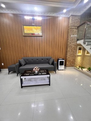 nhà nguyên căn có sân đậu xe hơi huỳnh tấn phát nhà bè