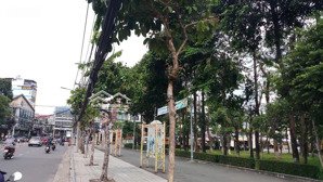 nhà 3 tầng + kiot sát công viên làng hoa 105m² giá chỉ 7.26 tỷ quá rẻ