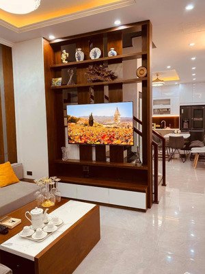 bán nhà thượng thanh: 55m2, 5 tầng, 7 tỷ, ngõ thông, ô tô, vỉa hè, kinh doanh, 