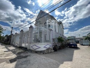 ngộp bán biệt thự 2 mặt tiền, đông hòa sát làng đại học hcm 366m2 giảm 2 tỷ còn 12.9 tỷ lh gấp