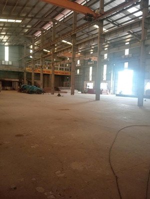 cho thuê 3600m2 kho bãi độc lập cụm công nghiệp phú thị gia lâm, trong đó 1800m kho xưởng zamil cao