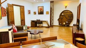 tôi chính chủ cần bán căn 08 dự án 173 xuân thủy, ban công đông nam full nội thất