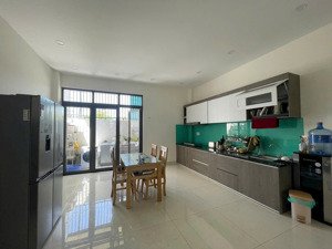 cần bán nhà full nội thât gói 3 - kđt mỹ gia - nhà còn mới hướng đb mát cả ngày