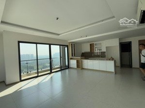 bán căn hộ new city thủ thiêm 3pn , 2 ban công , diện tích lớn nhất dự án 133m2 , giá 73tr/m2 .