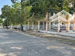 giá bán thấp hơn giá mua vào, dt: 9x21m, mặt tiền kinh doanh tốt, giá tốt 30 triệu/m2, thương lượng