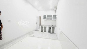 chính chủ, cho thuê hoàng quốc việt, thang máy, miễn phí dv, 4.5 triệu/ tháng.