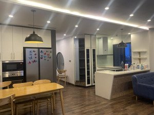 cho thuê golden west giá chỉ 15 triệu, 96m2, 3pn, 2wc full đồ đẹp , có slot ô tô , lh 