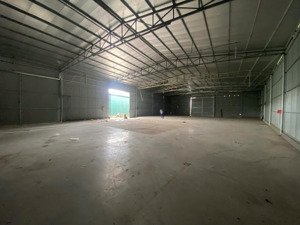 cho thuê kho xưởng đường cầu diễn. phú diễn. 700m2, điện 3fa công đỗ cửa đất cty có vat, 90k/m2/th
