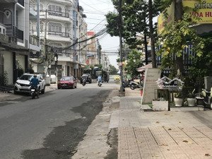 chính chủ cần bán nhà 1 trệt 2 lầu kdc bửu long gần đường nguyễn ái quốc, dt 9x16m, giá 12,5 tỷ