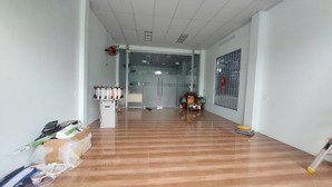 cho thuê xưởng 1500m2 đường hoàng văn bổn, hố nai 3, trảng bom. giá 60tr/tháng, lh 