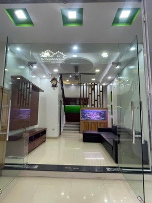mặt ngõ rộng 2,5m, gần ô tô, nhà đẹp dân xây, ở ngay ngọc trục, 40m2*4 tầng, mt 4m, chỉ 7 tỷ