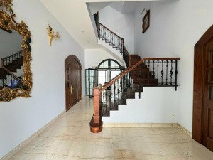 biệt thự hiếm cụm phố đường quốc hương, góc thái ly. dt(20x25m). 4 tầng nổi. áp mái. chỉ 88 tỷ