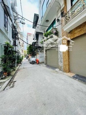 cho thuê nhà ngõ hoa bằng. dt 75m2 x 4t, lô góc, ôtô đỗ cửa. giá 15tr